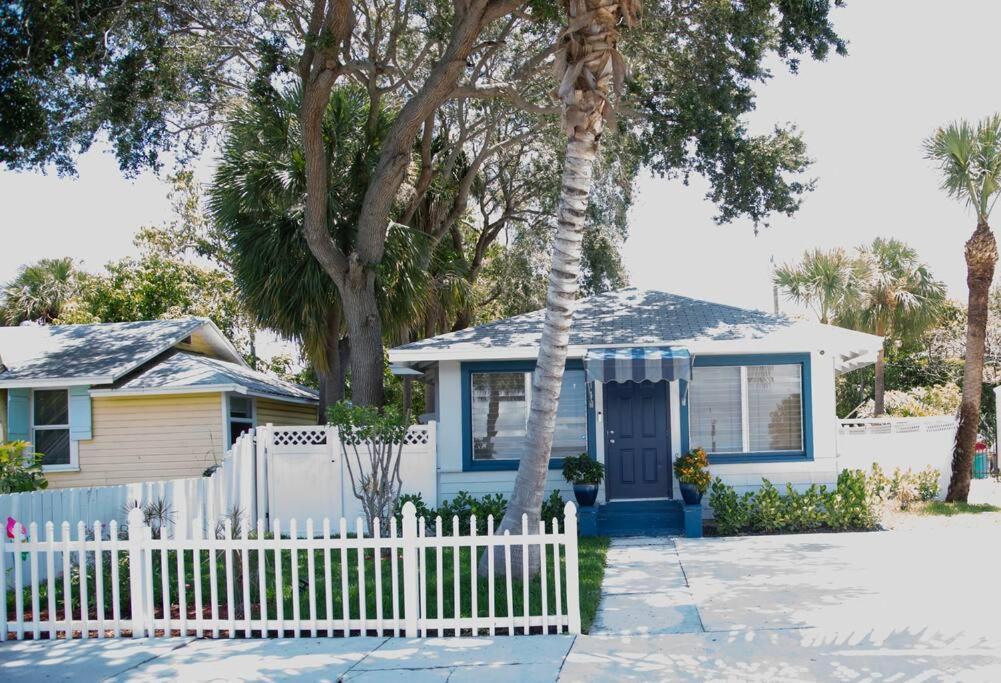 Two Bedroom Ranch With Private Deck Close To Beach Lake Worth Beach Exterior foto