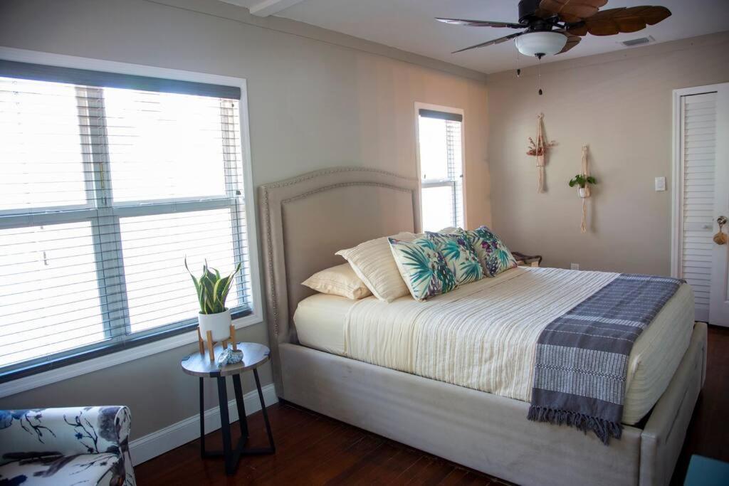 Two Bedroom Ranch With Private Deck Close To Beach Lake Worth Beach Exterior foto