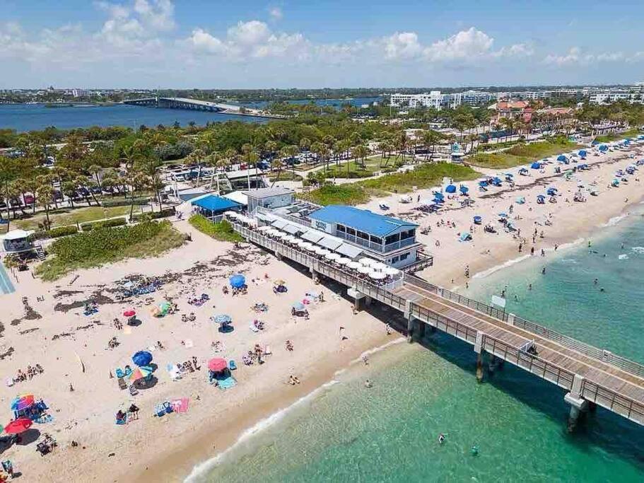 Two Bedroom Ranch With Private Deck Close To Beach Lake Worth Beach Exterior foto
